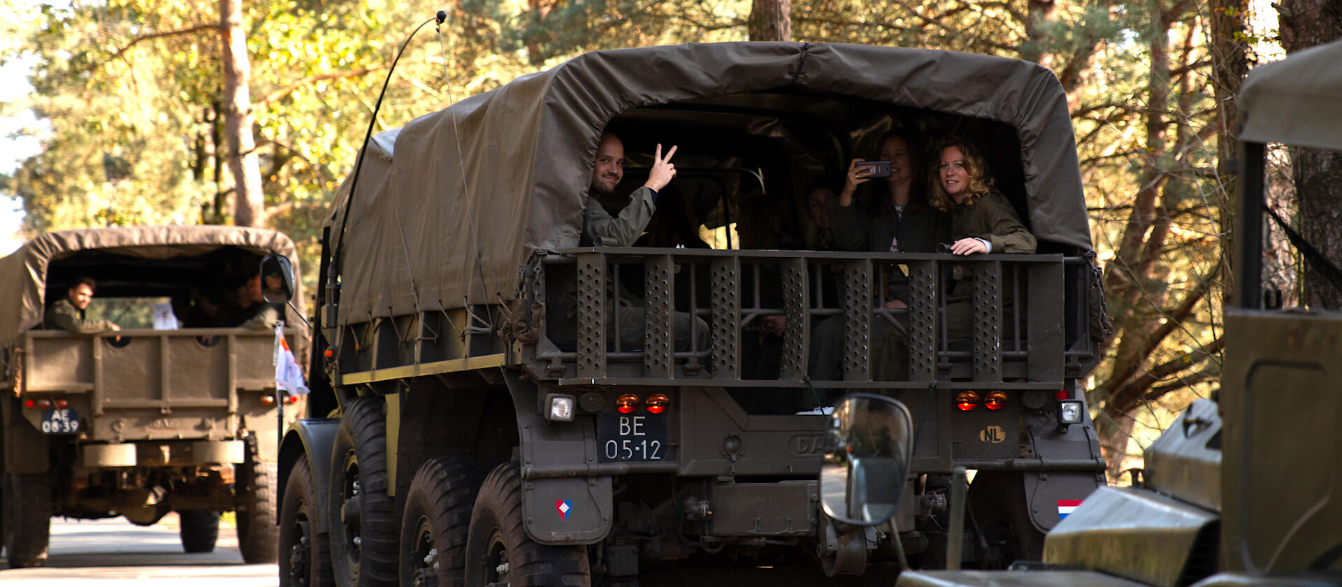 rally-met-legertruck